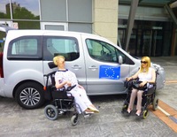 vozilo pristupačno za prevoz osoba koje koriste invalidska kolica.